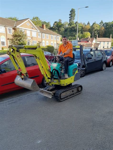 hiring a small digger|local mini digger hire.